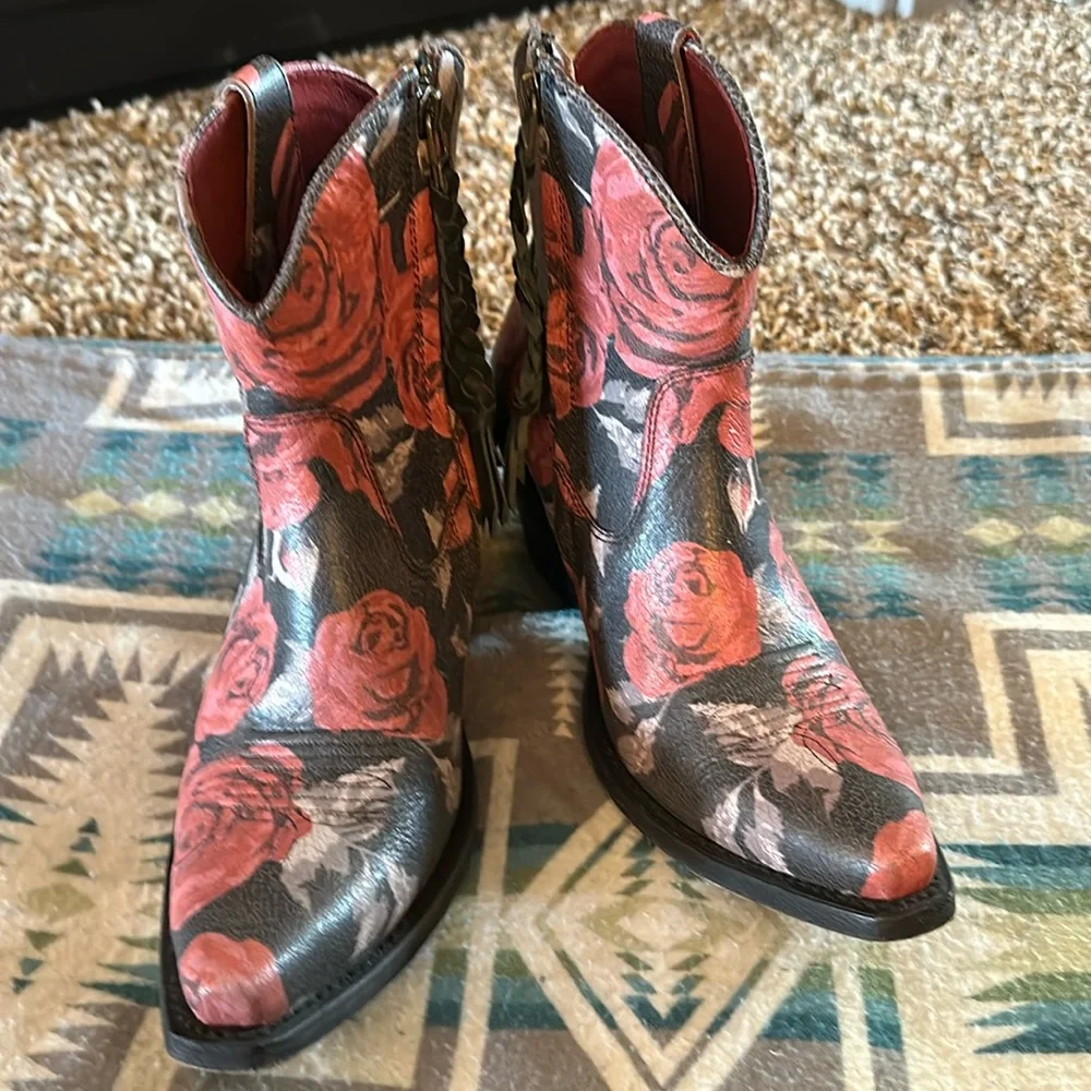 Ariat Booties - Picture 1 of 5